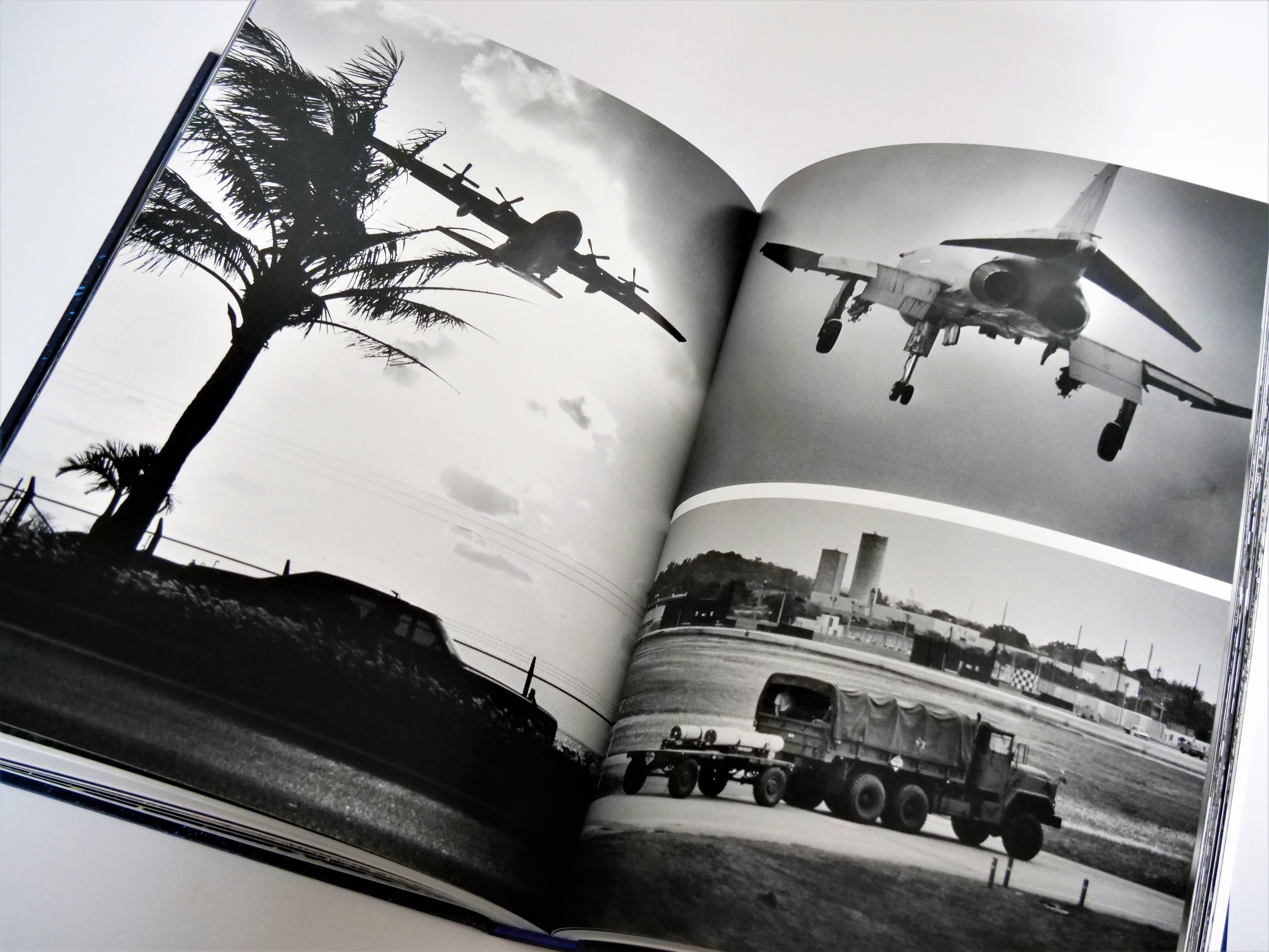 本土復帰50年。沖縄の風土、文化、戦争の傷痕、基地の暮らしを